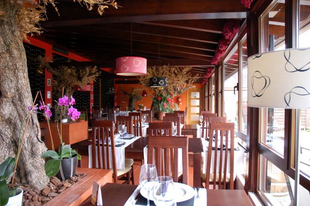 Restaurante la Chopera y Posada Real la Yénsula restaurante interior
